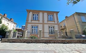 House Of Petan